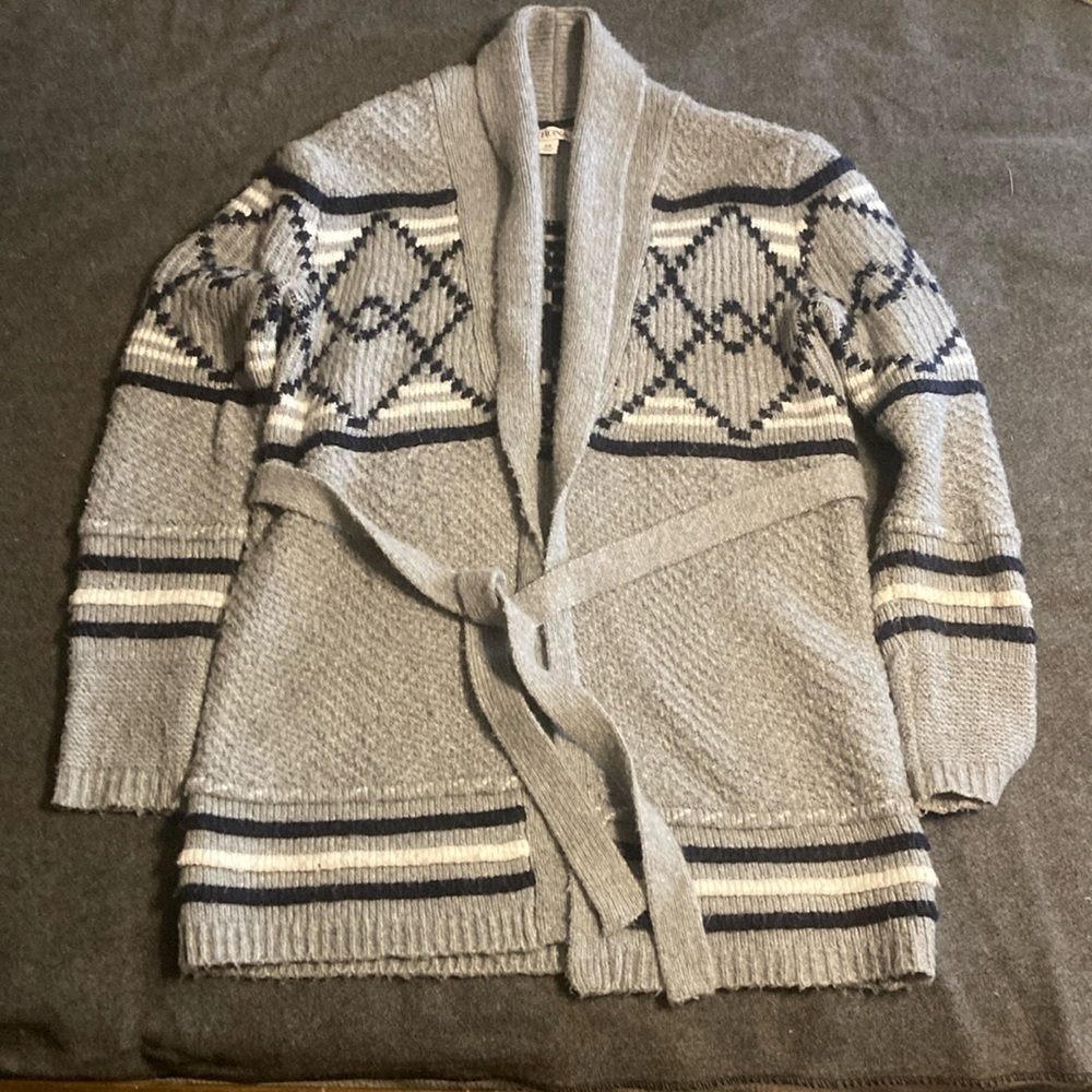 Cozy Gray Patterned Cardigan